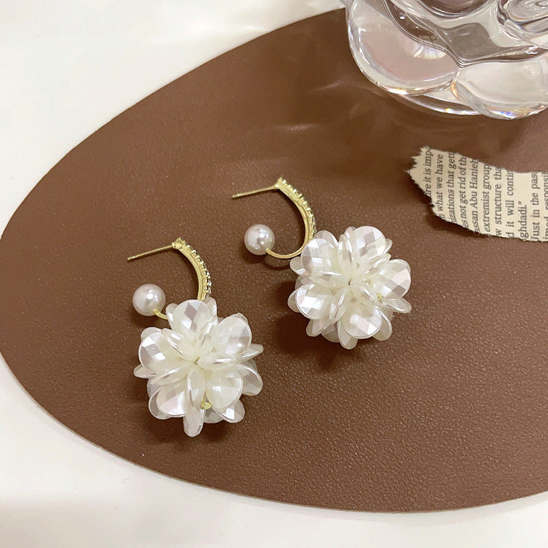 Needle High-grade White Petal Style Fashion Stud Earrings