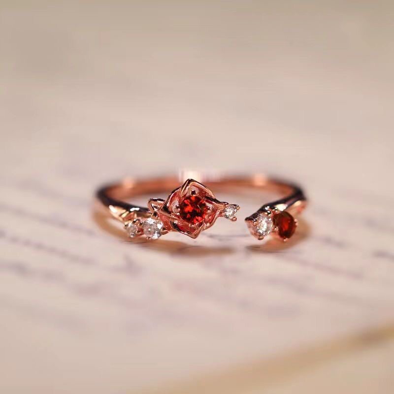 Theme Rose Time Mr Queen's Choice Light Luxury Rings