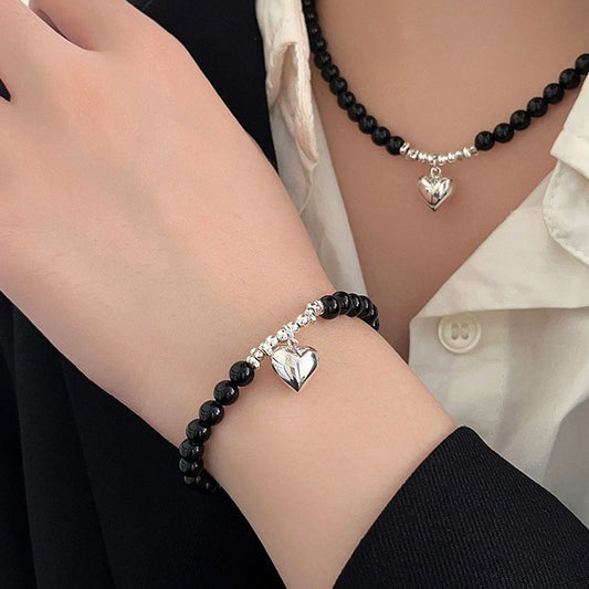 Light Luxury High-grade Black Beaded Love Niche Elegant Retro Design Necklaces