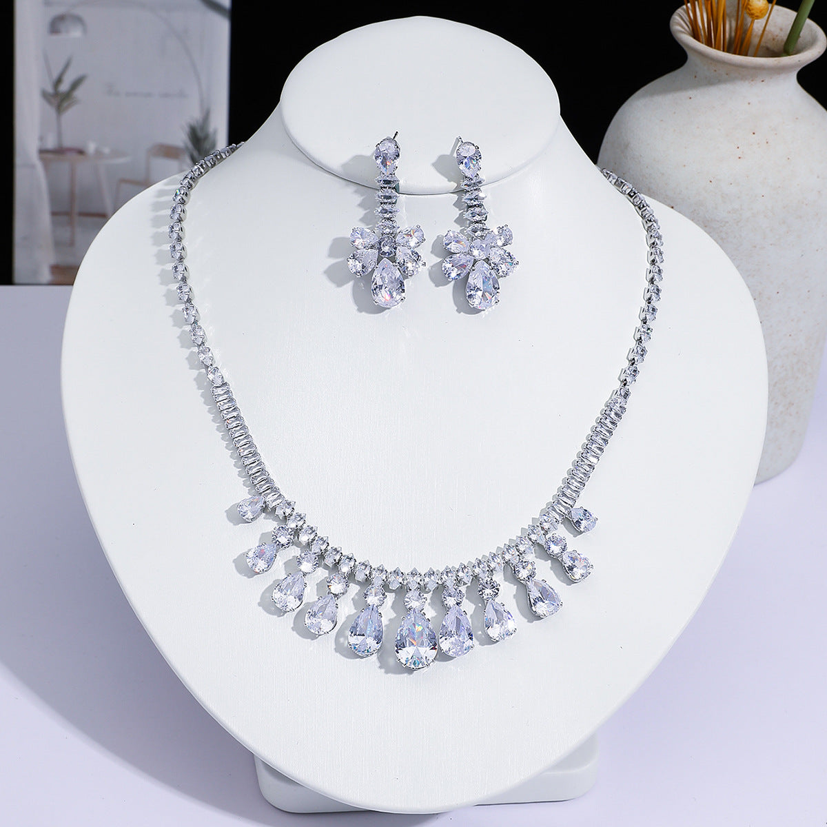 Full Diamond Drop-shaped Temperament The Dinner Party Jewelry Set