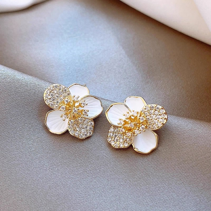 Inlaid Zircon Flower Elegant High-grade Pearl Earrings