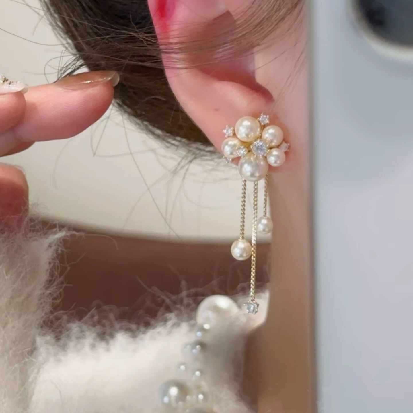 Women's French Style High-grade Pearl Flower Shiny Diamond Tassel Niche Earrings