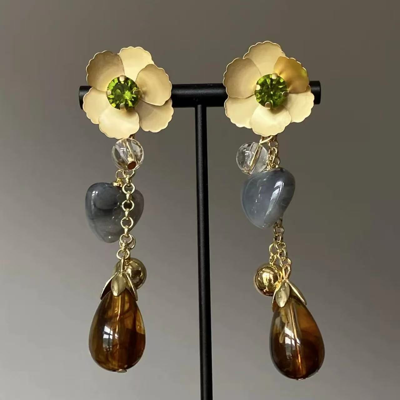 Women's Round Flower Vintage Ethnic Style Ear Niche Rings