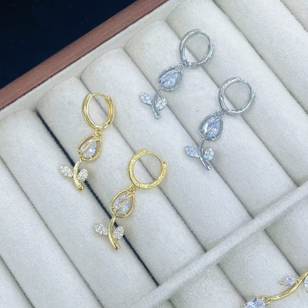 Women's Fashion Tulip Ear Clip Zircon Special Interest Light Luxury Jewelry Set