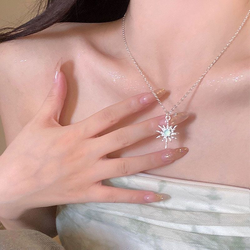 Women's Seaside Skirt Light Luxury Minority High-grade Clavicle Necklace