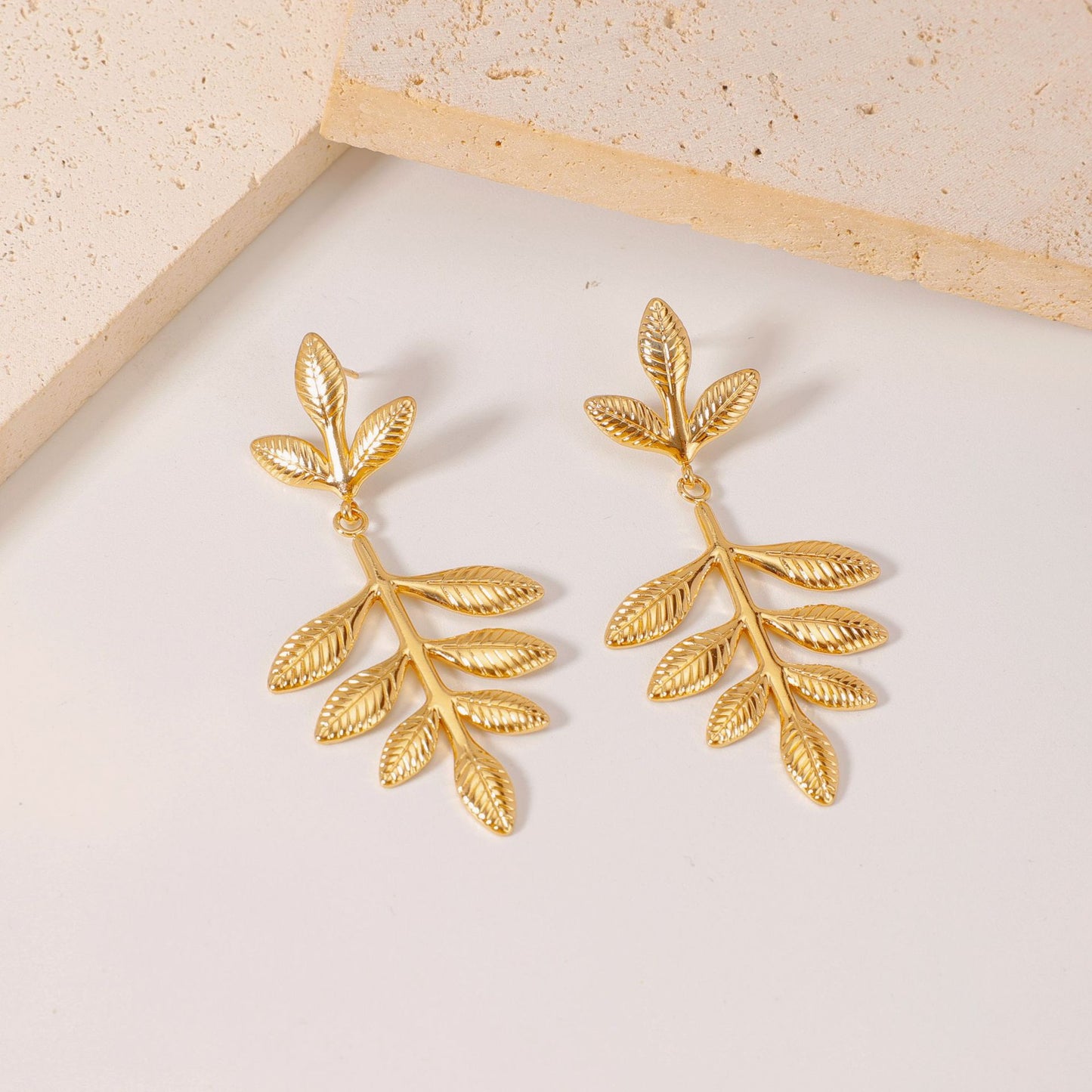 One Large Small Overlapping Stainless Steel Eardrops Gold Rings