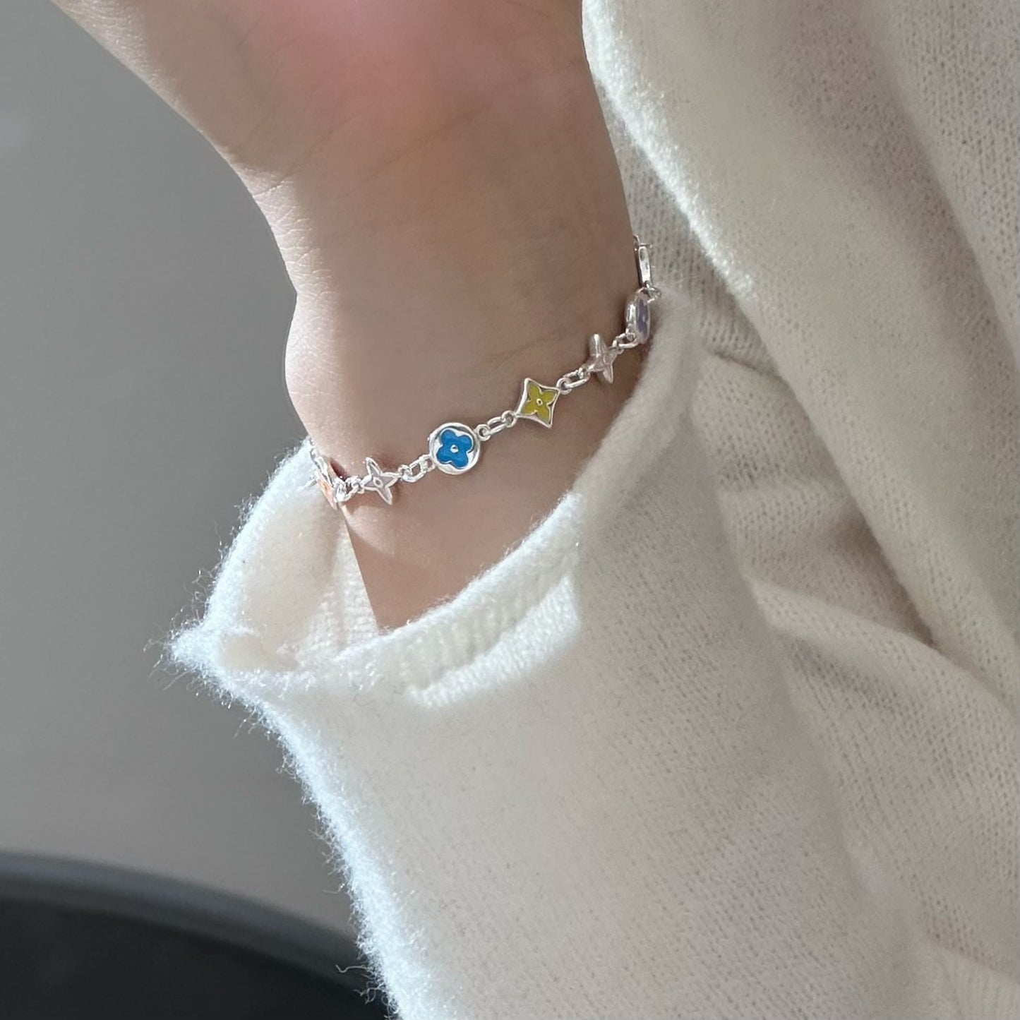 Women's Sier Summer Dopamine Enamel Ancient Flower Fashionable High-grade Light Bracelets