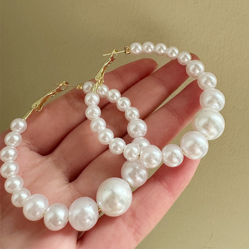 High Profile Generous Simple White Pearl Circle Earrings