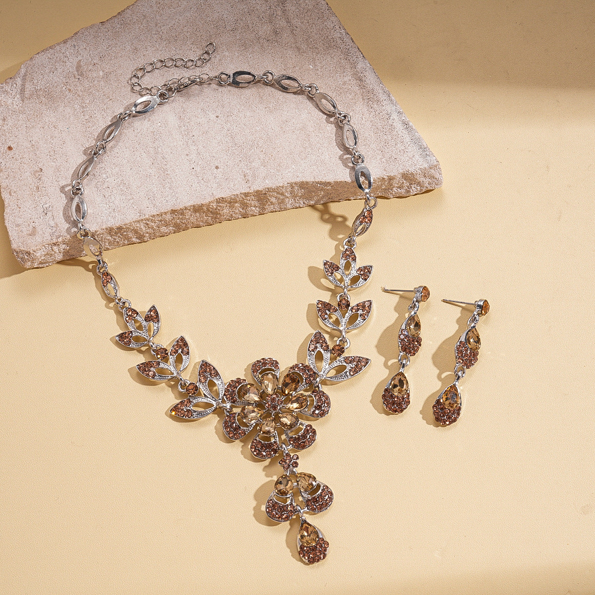 Style Turquoise Blue Diamond Flower Ear Light Luxury Minority Clavicle Necklaces