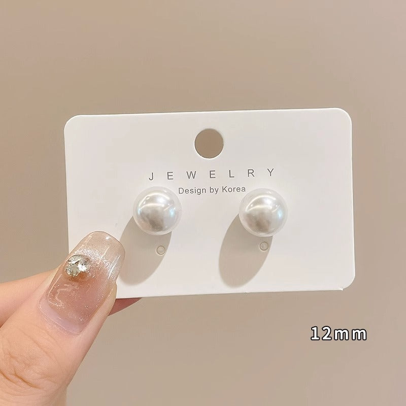 Light Luxury High-grade Female Fashion Retro Stud Earrings