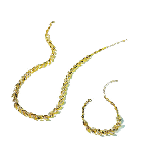 Women's Style Light Luxury Gold Full Diamond Green Treasure Leaf-shaped Clavicle Necklace