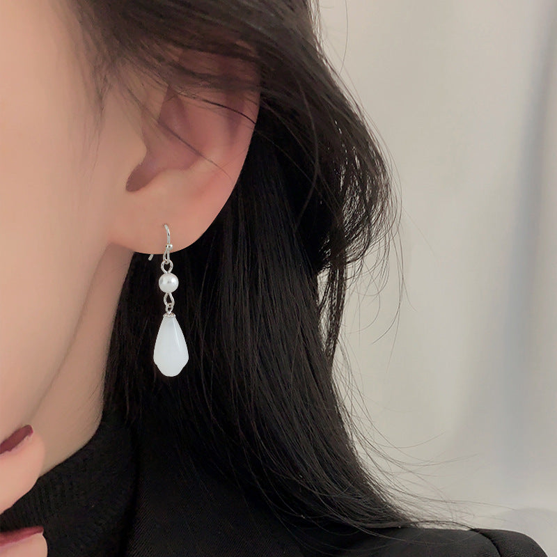 Niche Ancient National Fashion White Jade Ear Hook