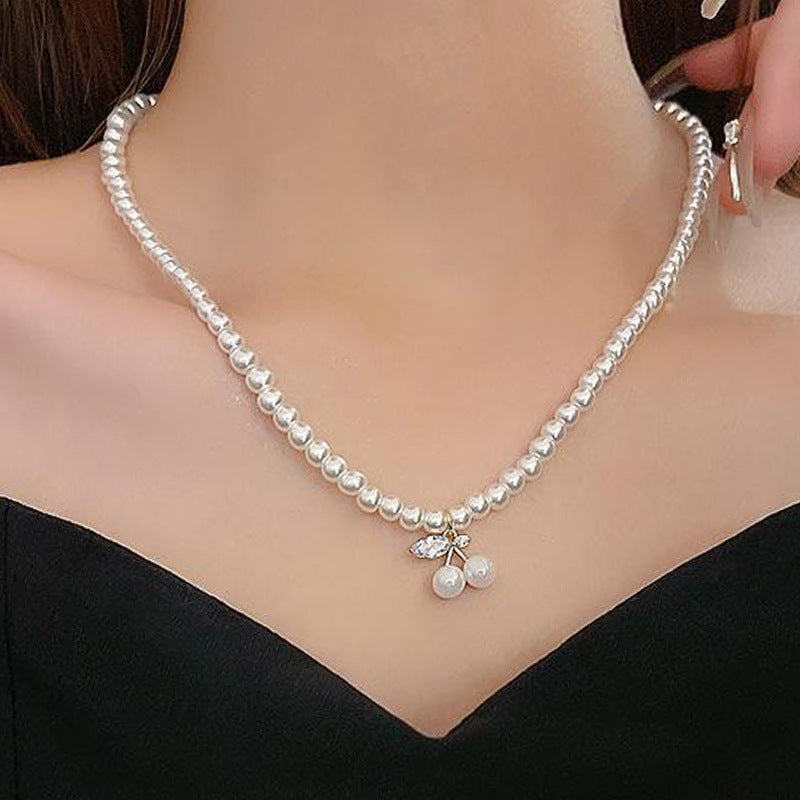 Women's Stitching Heart Clavicle Chain Light Luxury Necklaces