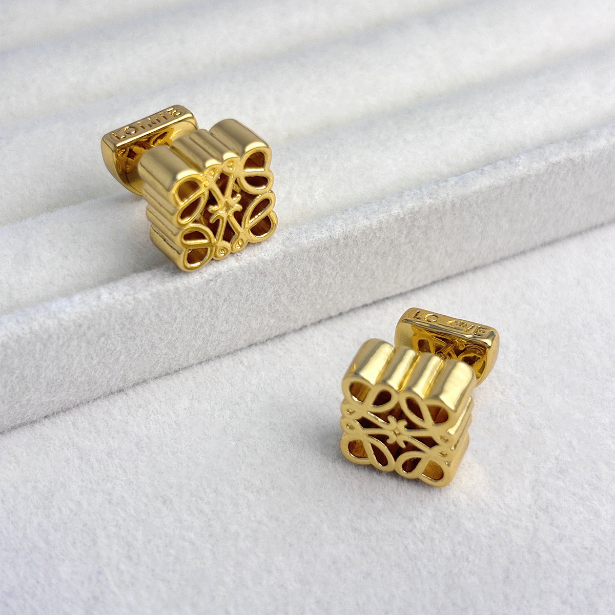 Sense Copper Hollow Three-dimensional Ear Light Luxury Minority Rings