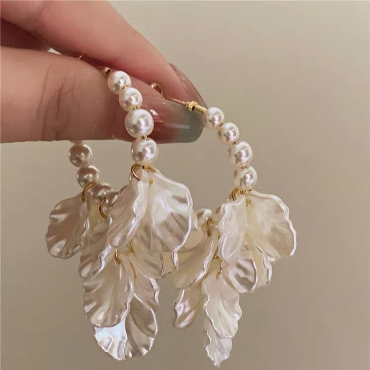 Women's Style Vintage Pearl Geometric Exaggerated Fashion Ear Special Earrings
