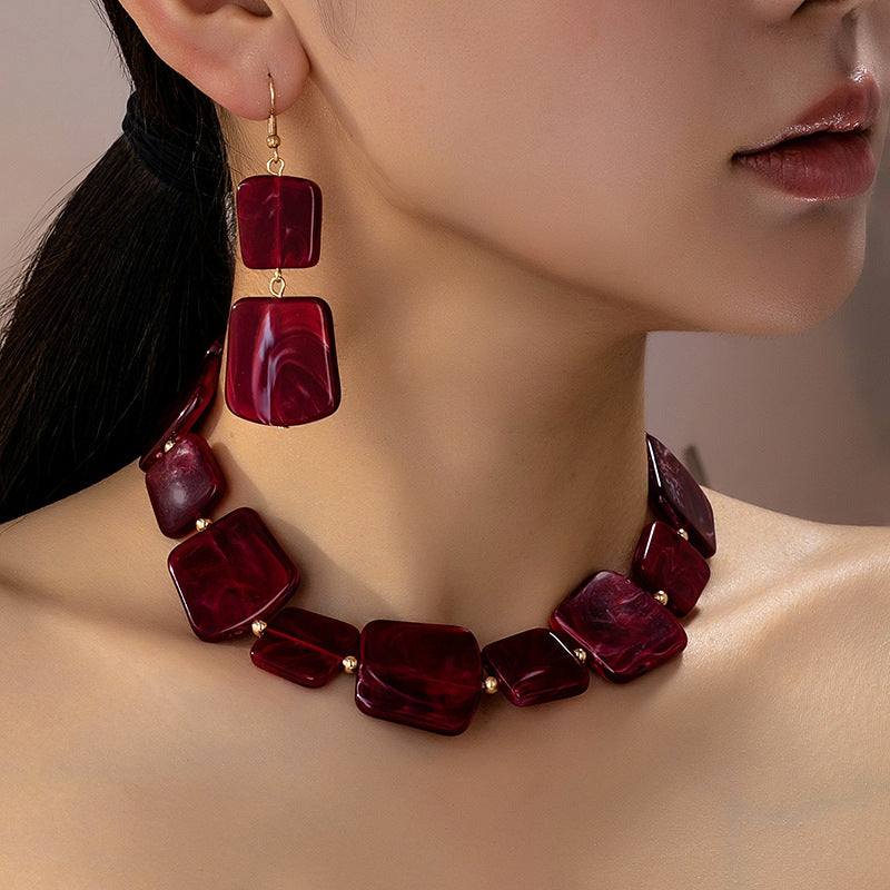 Women's Wine Red Square Acrylic Retro Exaggerated Necklaces
