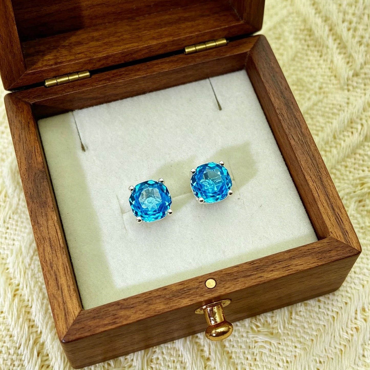 Women's Octagonal Millennium Inlaid Shining Blue Diamond Jewelry Set