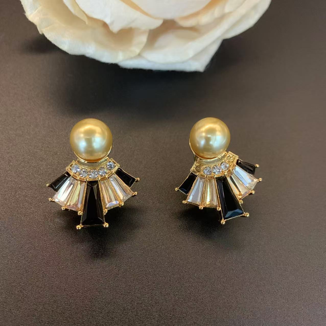 Fashion Temperament Ear Collection Artistic Retro Jewelry Set
