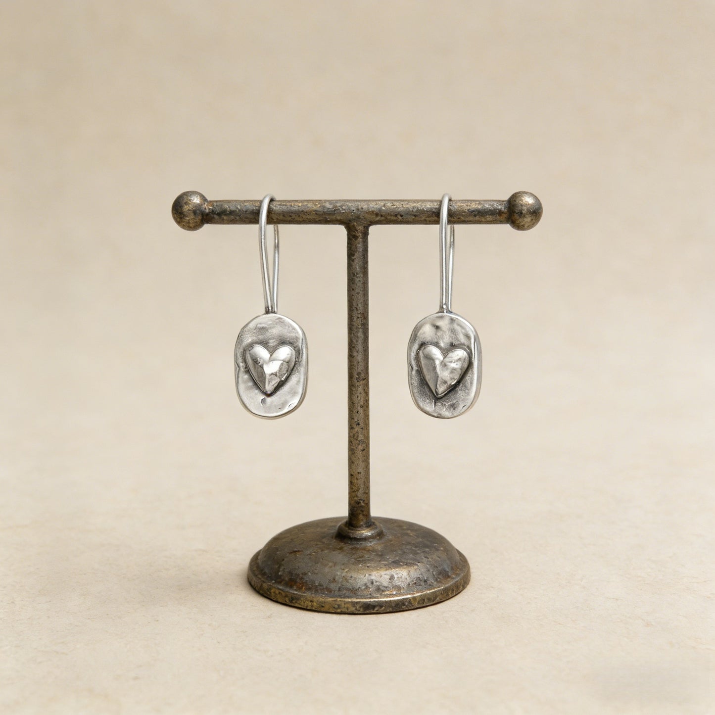 Simple Style Oval Geometric Carved Heart-shaped Earrings