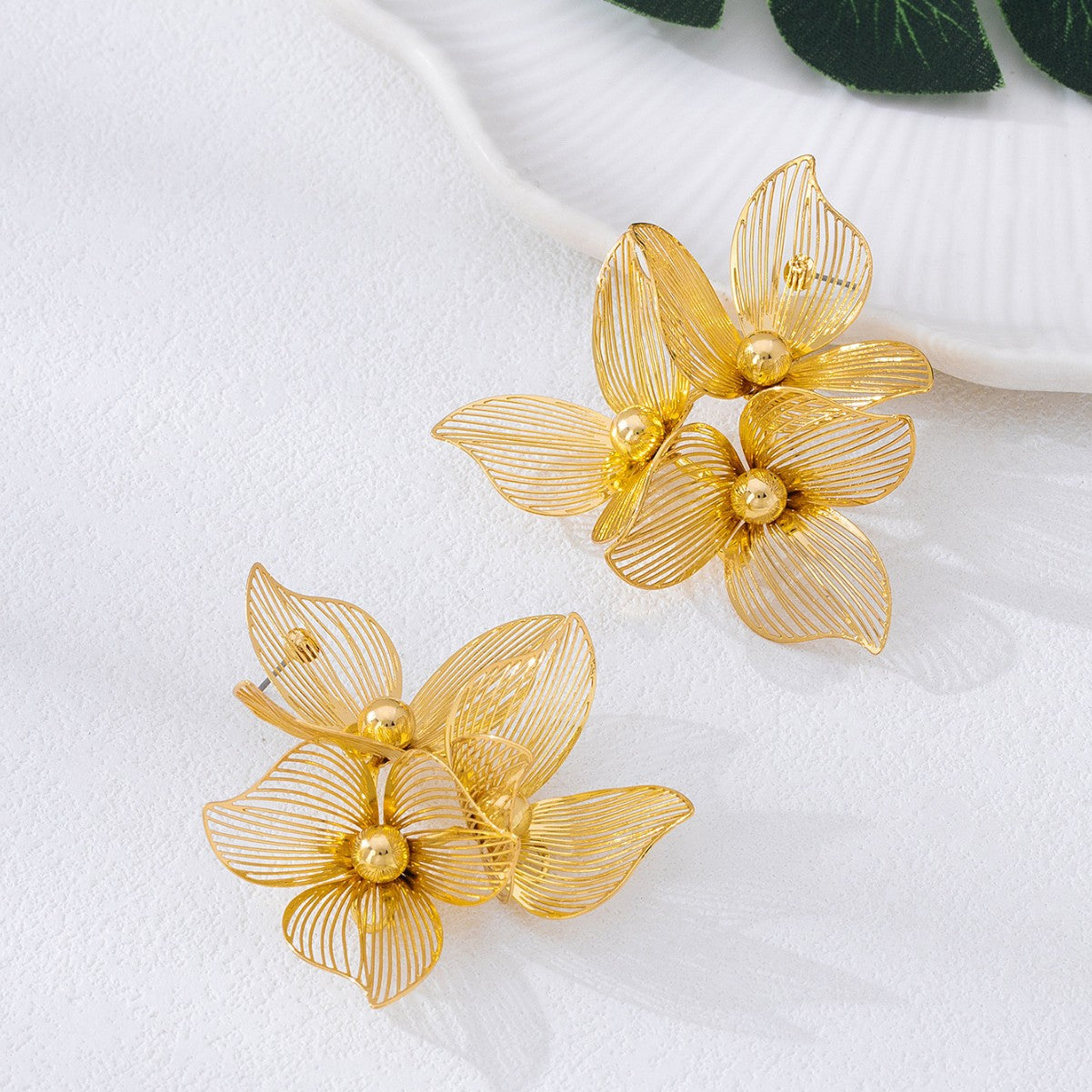 Metal Flower Exaggerated Special Interest Light Luxury Earrings