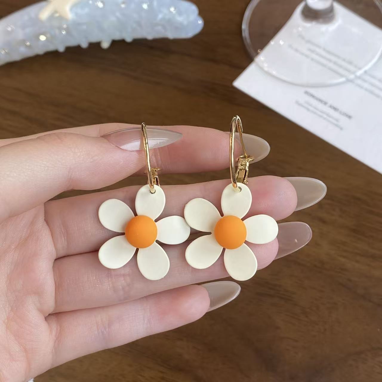 Women's Flower Eardrops Suitable For Spring Unique Beautiful Ear Rings