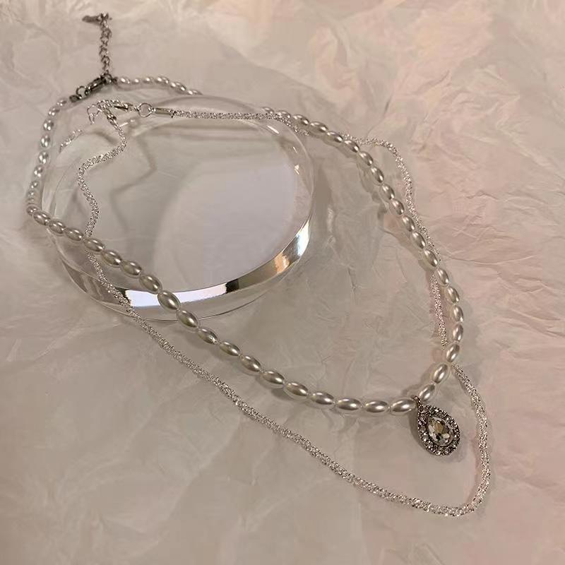 Pearl Design Sense Light Luxury Minority Asymmetric Clavicle Chain Cold Necklaces
