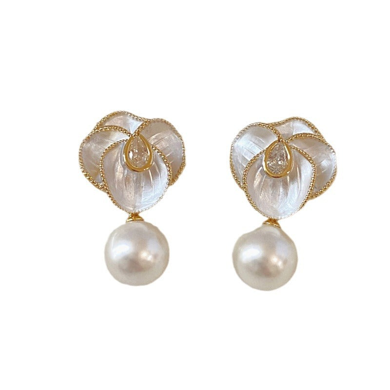 Women's Flowers Heart Pearl Minority Fashion Artistic Earrings