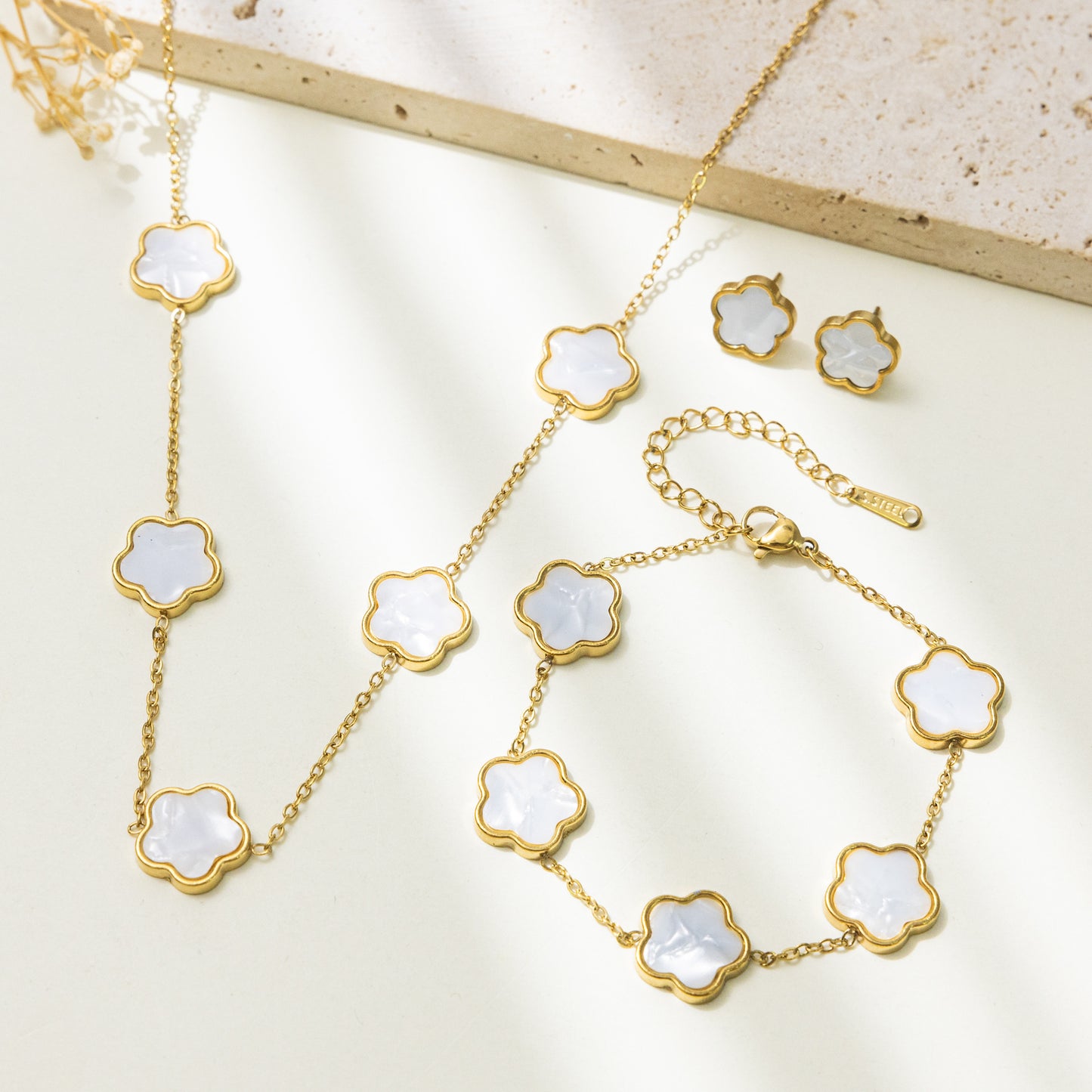 Parthenocissus Grass Flower Titanium Steel Color Retaining Light Luxury Straight Jewelry Set