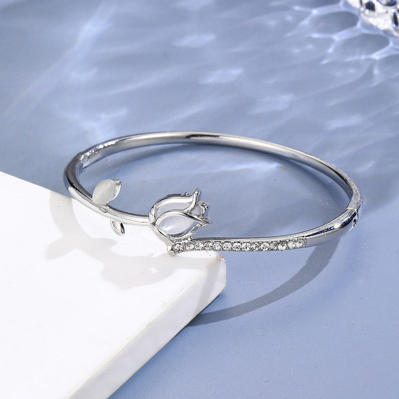 Women's Temperamental Cat's Eye Tulip Elegant Flower Bracelet