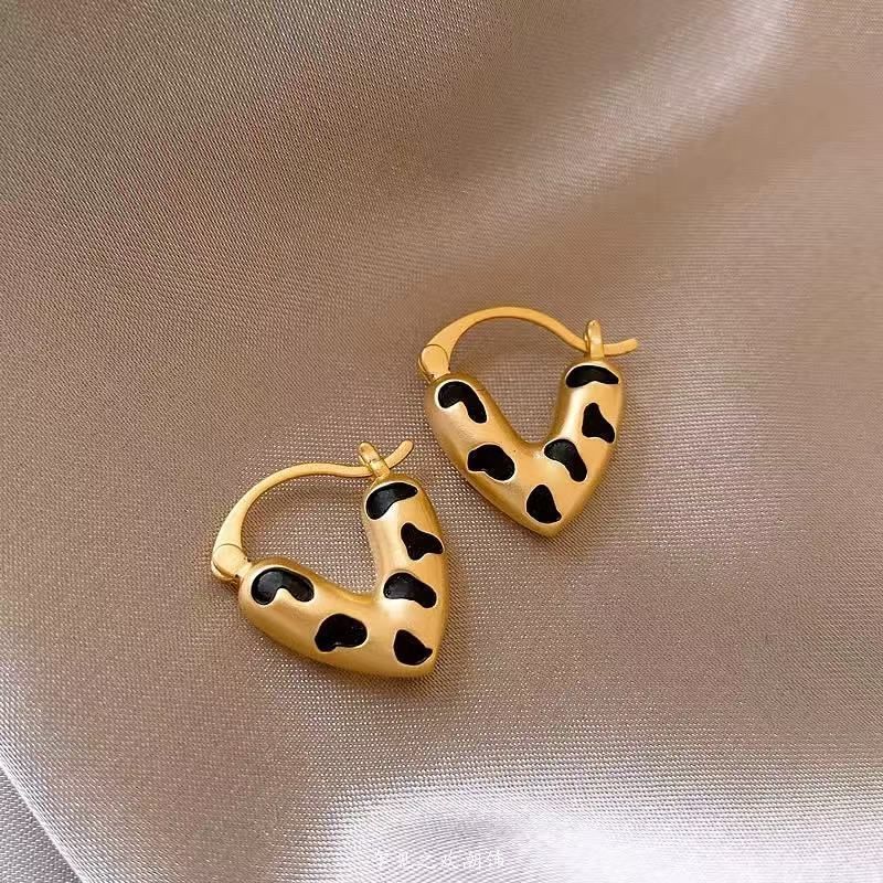 Women's Retro Tiger Eye Color Ear Clip Affordable Luxury Earrings
