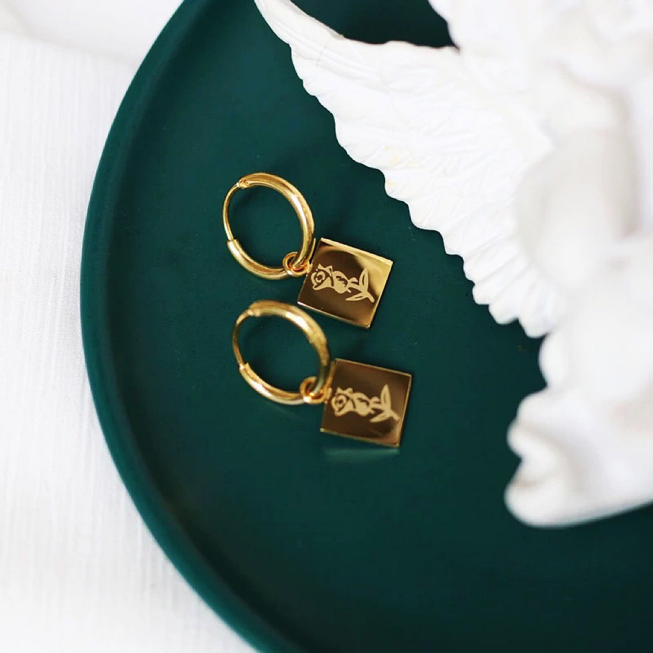 Rose Flower Square Portrait Elizabeth Gold Coin Titanium Steel Earrings