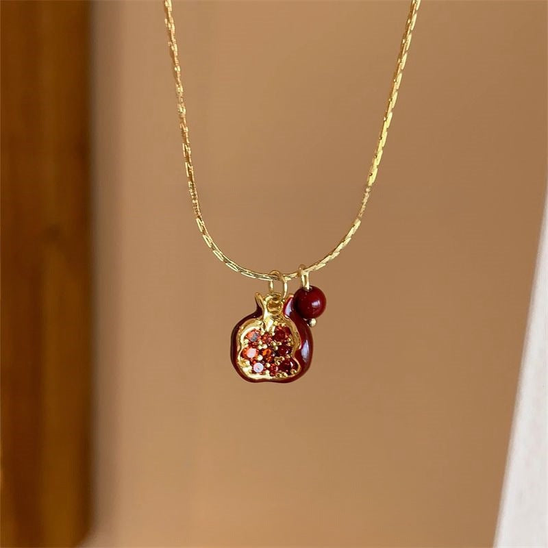 Water Drop Retro Design Temperament Entry Necklaces