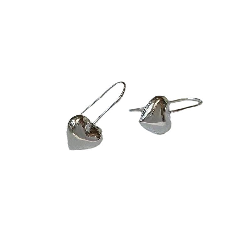 Women's Minority Three-dimensional Love Heart Fashion Design High Stud Earrings