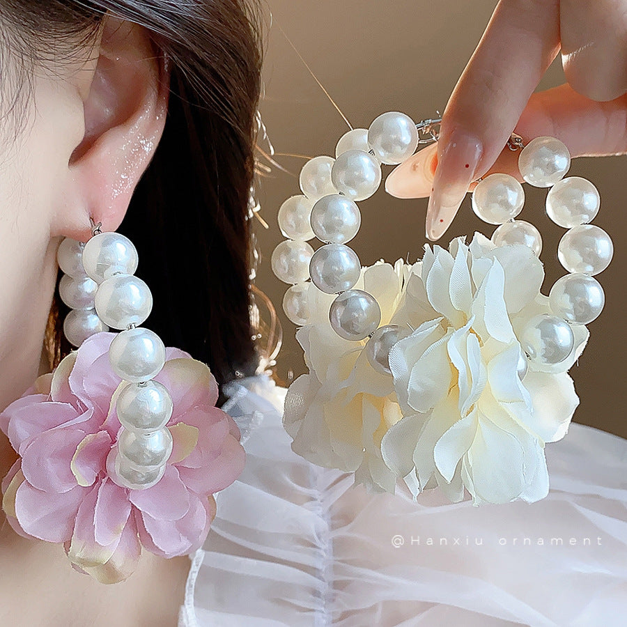 Women's Needle Fabric Flower Round Pearl Elegant Earrings
