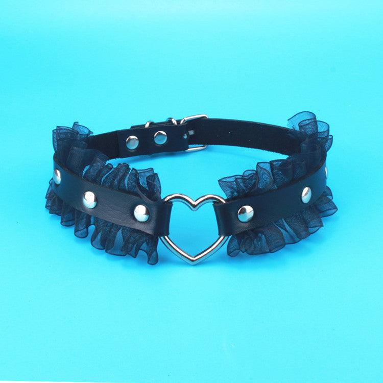 Women's Soft Lace Black Temperament Leather Heart Collar