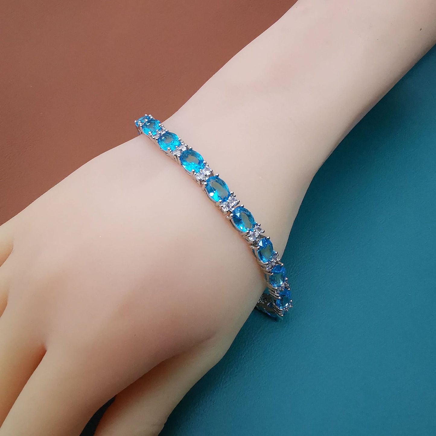 Women's Egg-shaped White Gold Plated Crystal Hand Bracelets