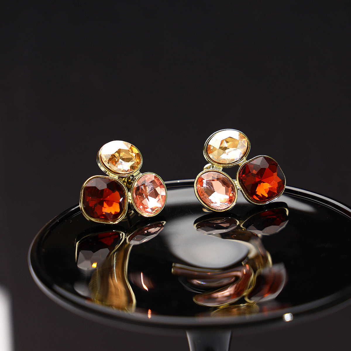 Simple Temperament Fashion Light Luxury High-grade Exquisite Color Geometric Zircon Stud Earrings