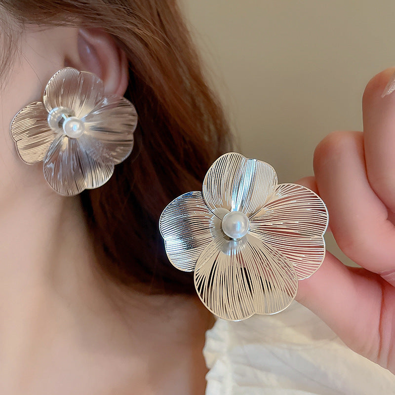 Women's Style Vintage Pearl Geometric Exaggerated Fashion Ear Special Earrings
