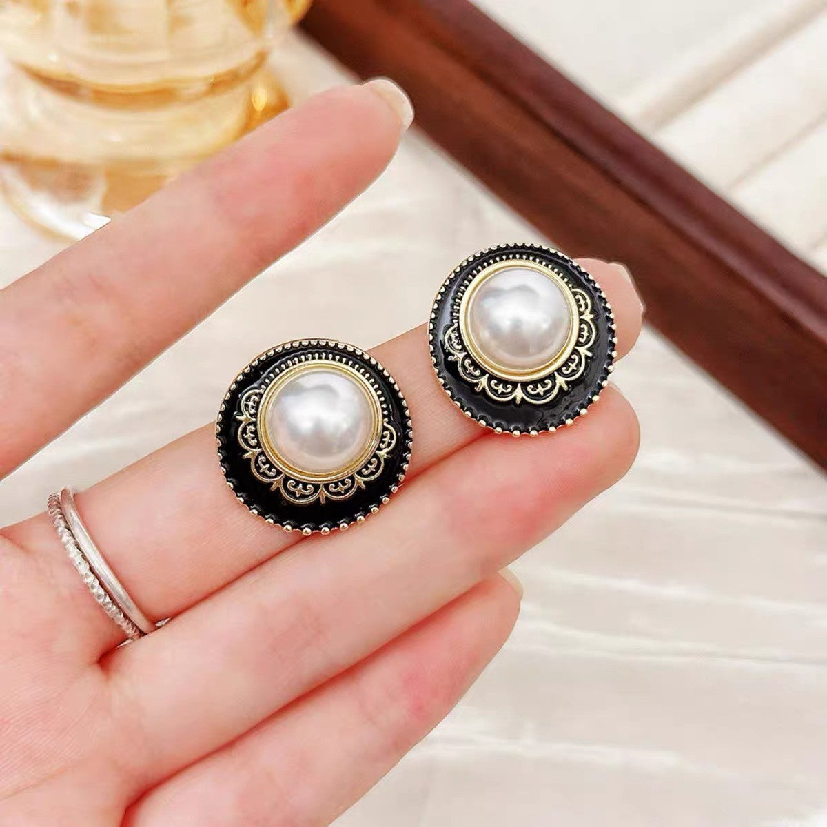 Needle Mermaid Pearl Female Simple Ear Clip Geometric Stud Earrings
