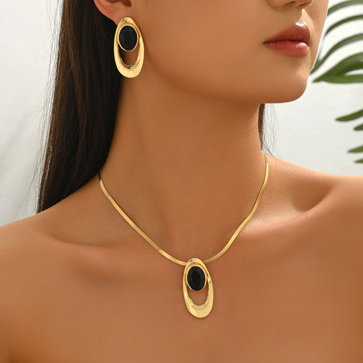 Durable Women's Niche Glossy Design Long Jewelry Set