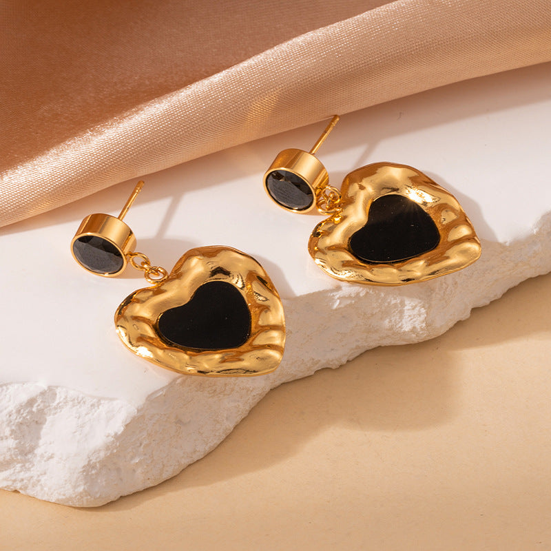 Retro Personalized Heart-shaped Titanium Ear Light Luxury High Rings
