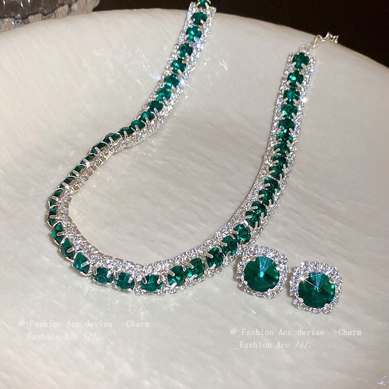 Popular High-grade Retro Temperament Emerald Formal Necklaces