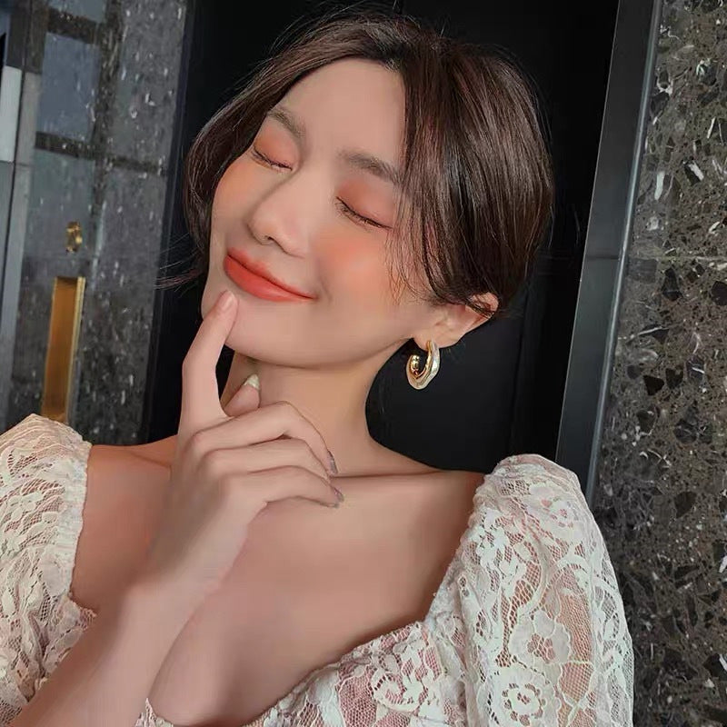 White Pearl Plate Fashionable Exquisite High-grade Earrings