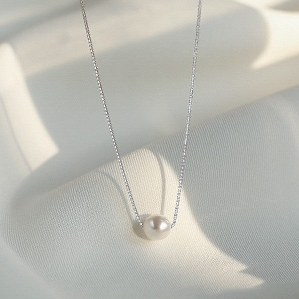 Women's High-grade Pearl Design French Clothing Imitation Clavicle Necklaces