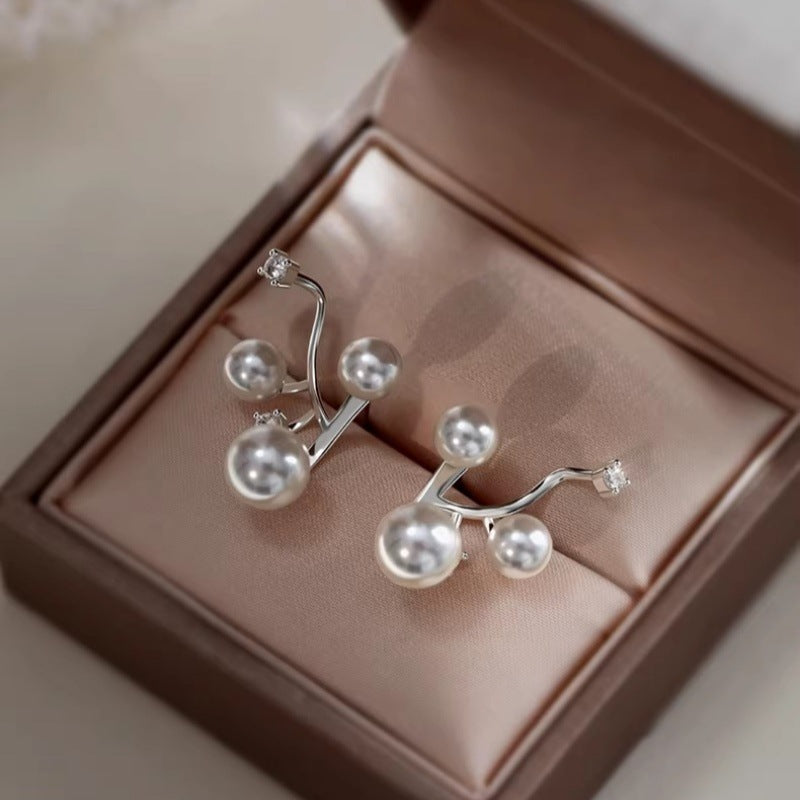 Women's Pin Pearl For Niche Design Light Luxury Temperament High-grade Sensitive Stud Earrings