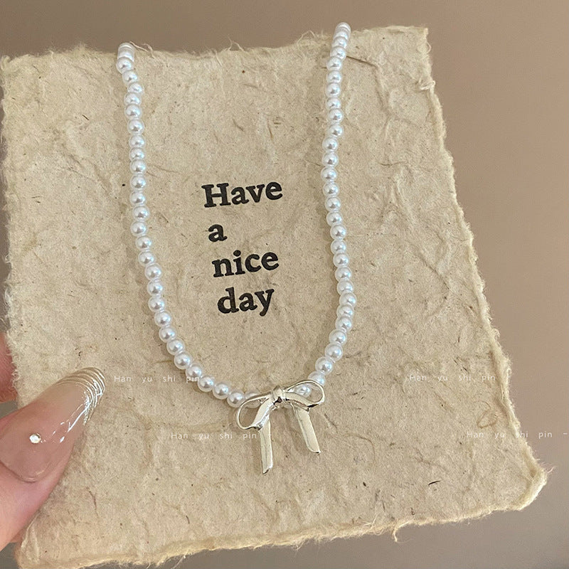 Women's Retro Pearl Affordable Luxury Fashion Temperament Wild Good-looking Clavicle Necklace