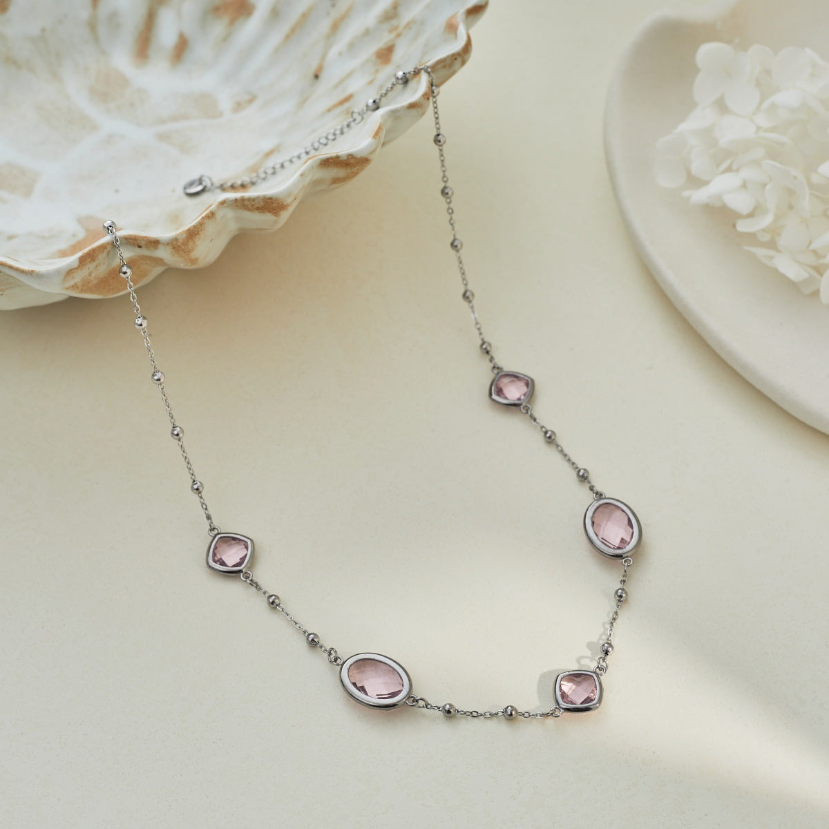 Style Gentle Colored Gems Edging Bead Clavicle Chain Niche Necklace