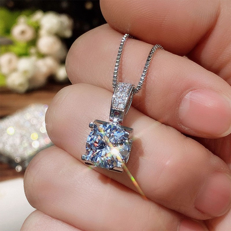 Women's Cow Head Single Diamond Classic Artificial Clavicle Necklaces