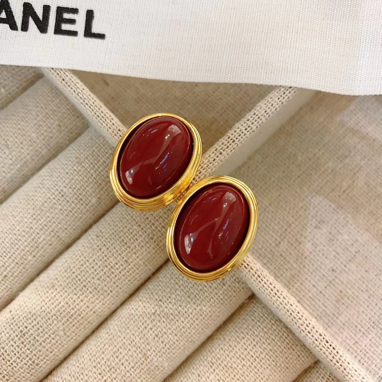 Women's French Retro Oval Simple Style Red Earrings