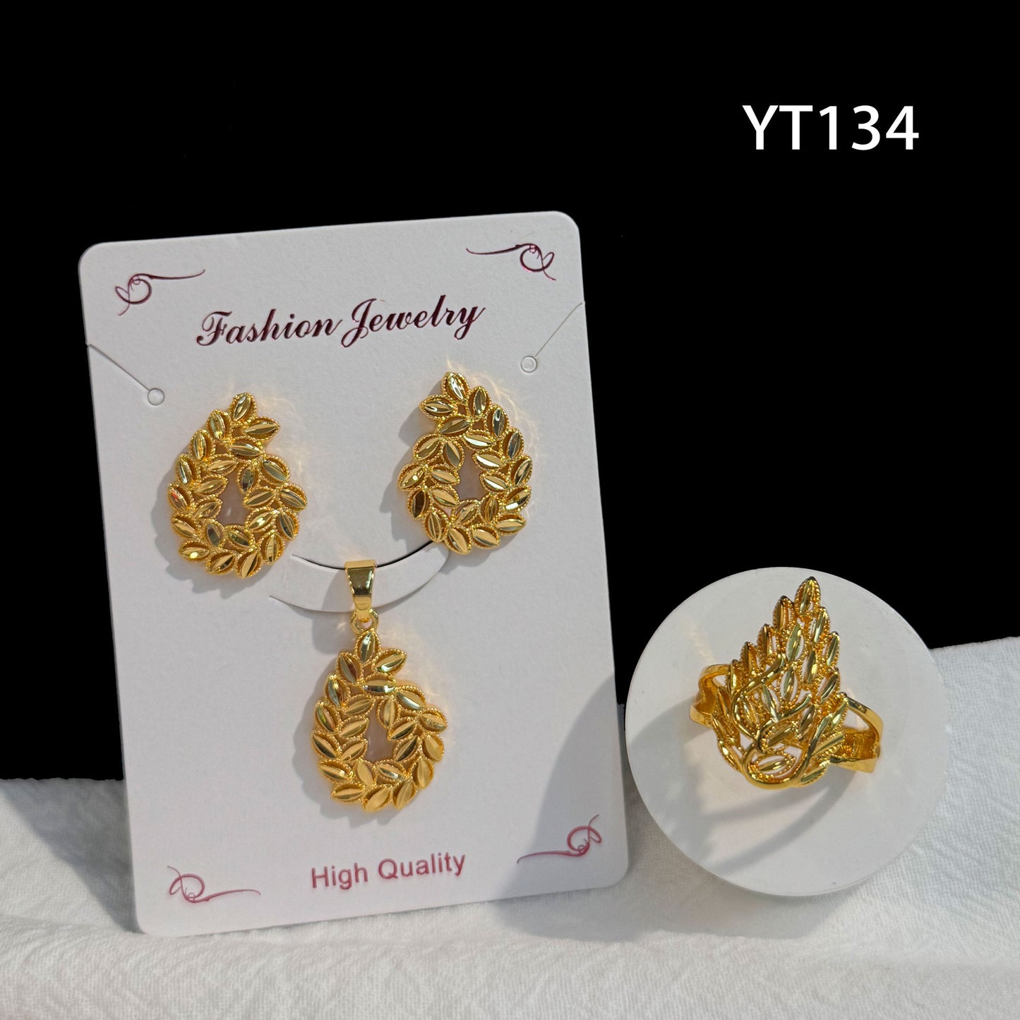 Gilding Hollow Pattern Niche Design Disc Pendants